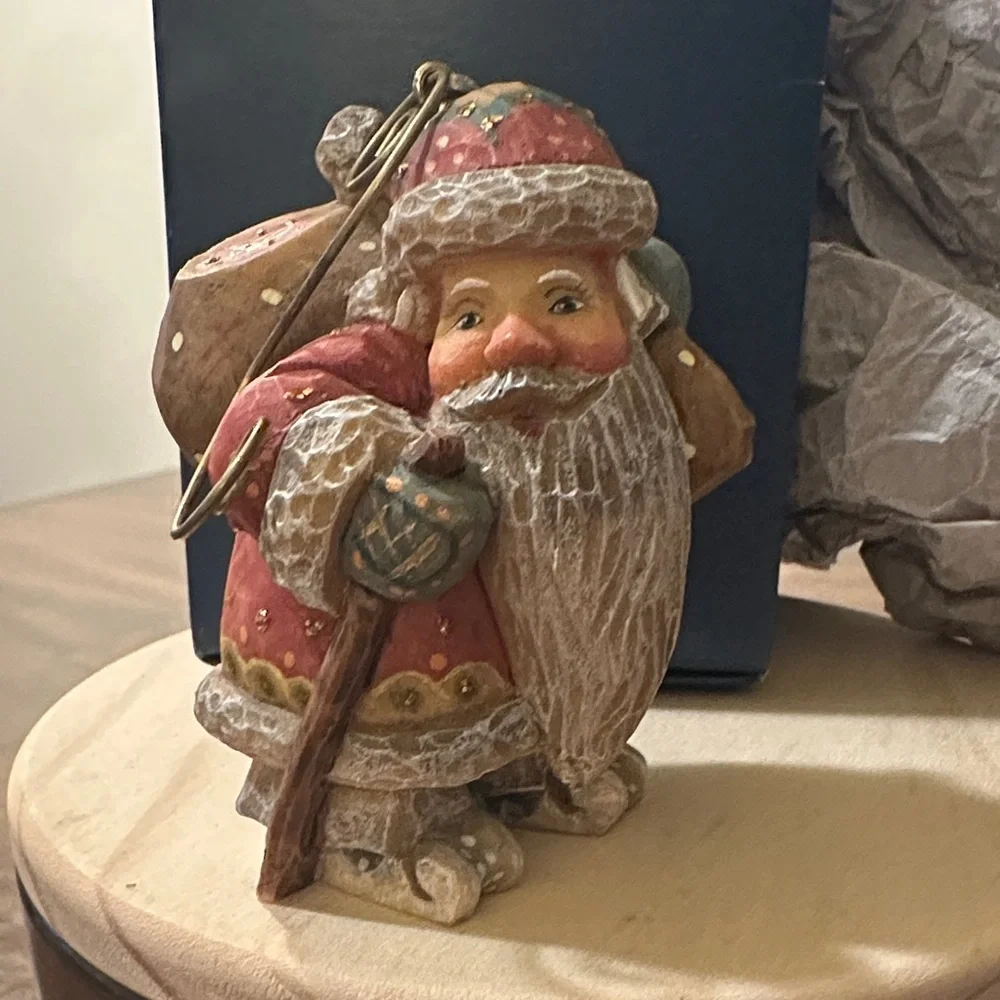 G. Debrekht Santa Figurine in Red and Gold - Picture 5 of 9